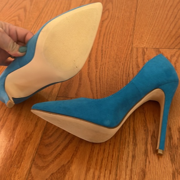 Shoe Dazzle Heels - Picture 2 of 5